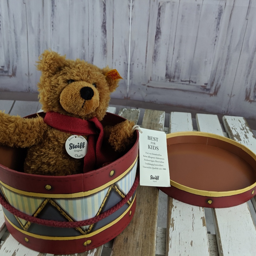 Steiff bear charly 113246 9″ box drum 23‎ cm brown